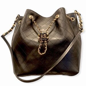 CHANEL Calfskin Stitched Drawstring Bag (Black)